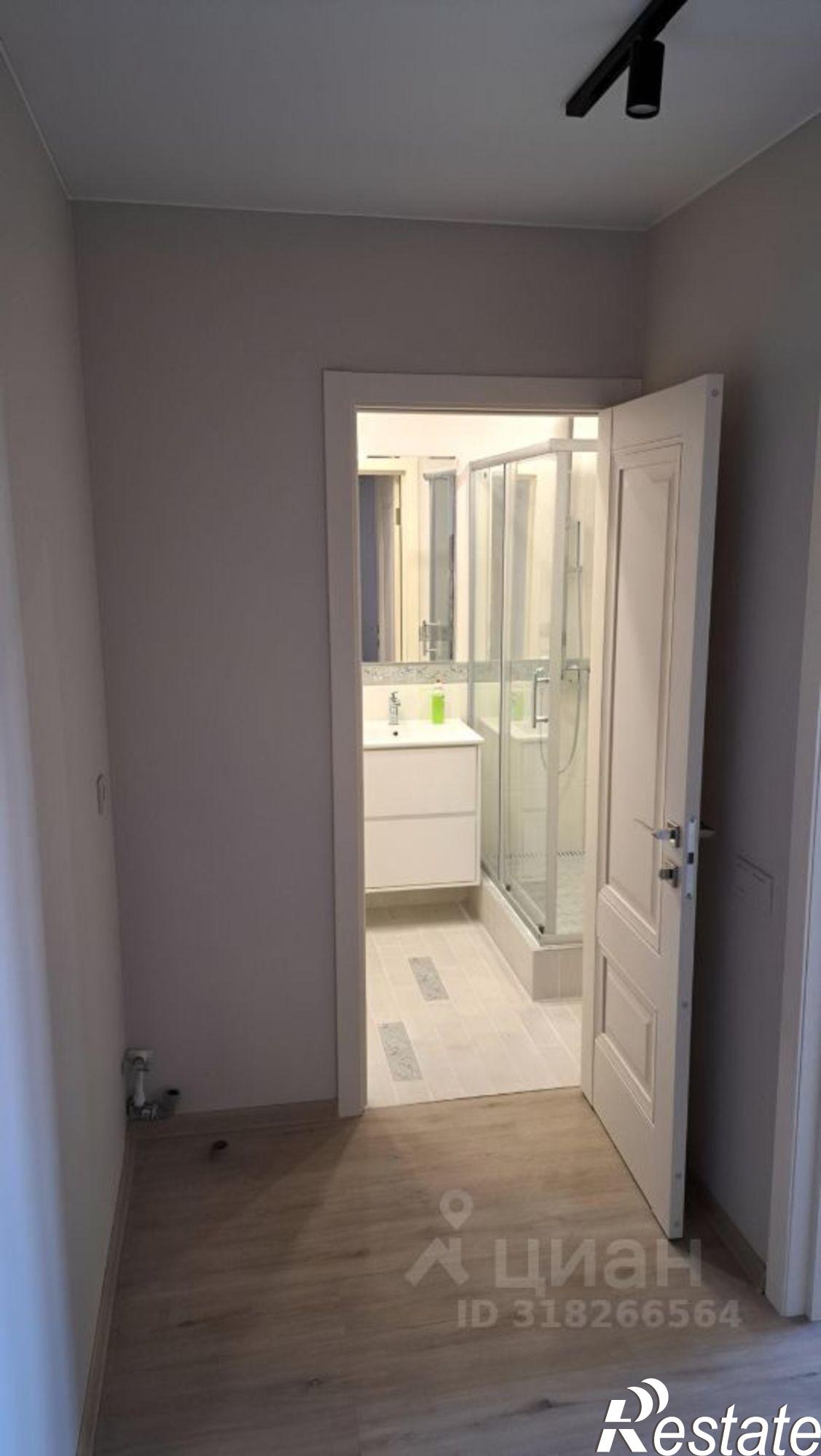 Купить квартиру за 8 000 000 рублей на Речная улица, 35