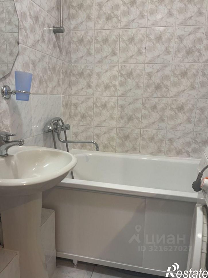 2-комн квартира ул Хутынская, 21 1,  д. 21 1,  к. 1