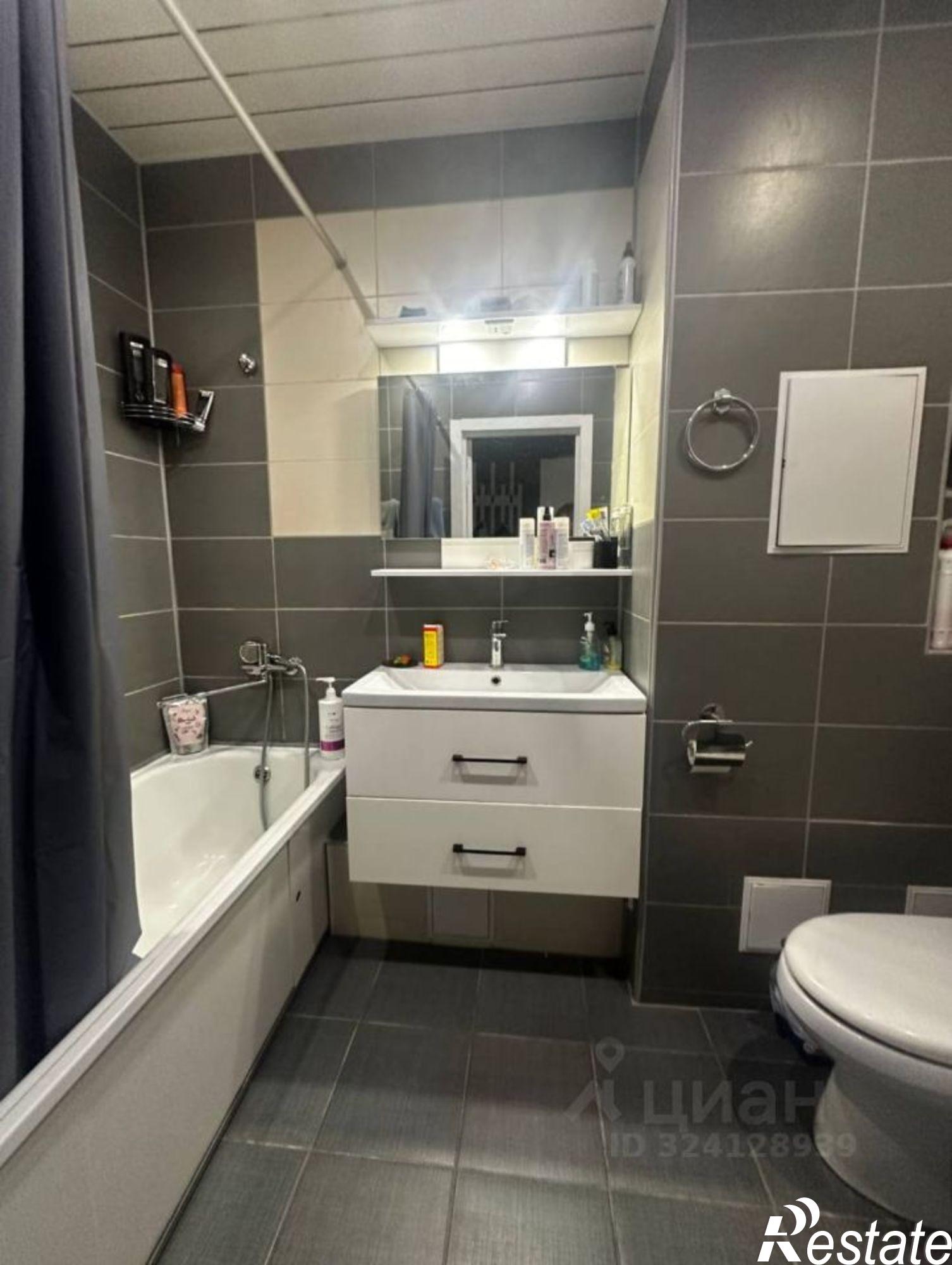 Купить квартиру за 3 500 000 рублей на Колмовская наб, 85