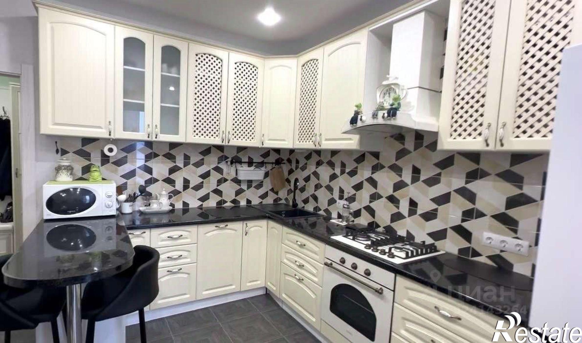 Купить квартиру за 9 990 000 рублей на ул Хутынская, 47А