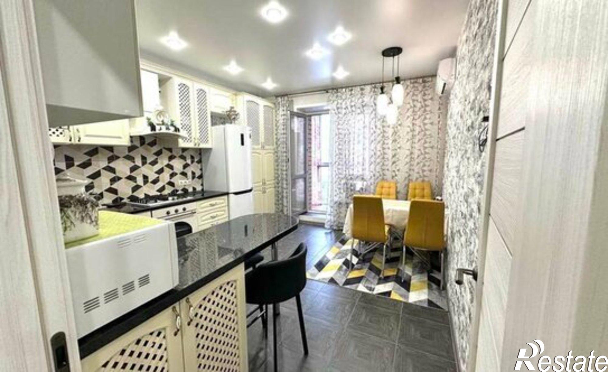 Купить квартиру за 9 990 000 рублей на ул Хутынская, 47А