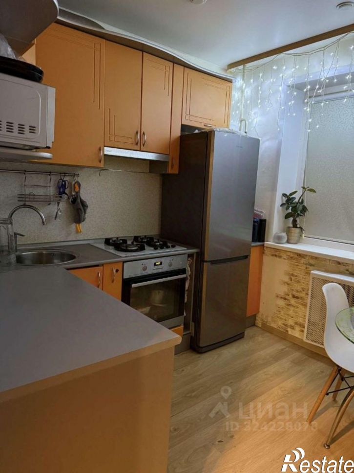 2-комн квартира ул Кочетова, 10 3,  д. 10 3,  к. 3