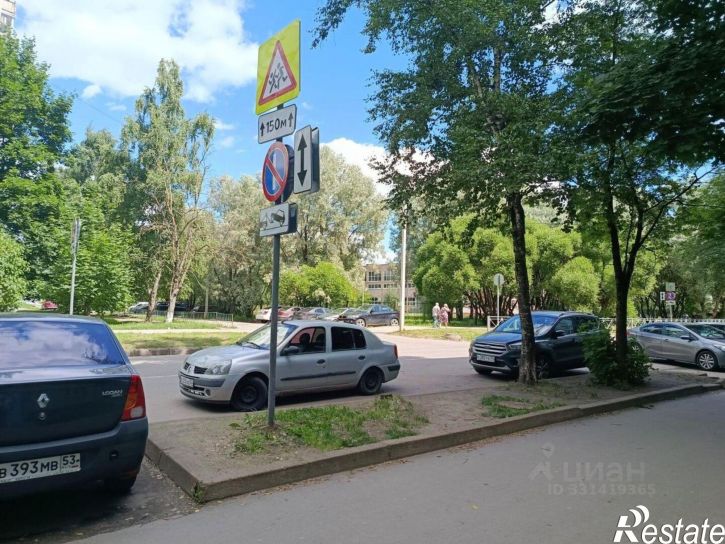 2-комн квартира улица Зелинского, 33,  д. 33