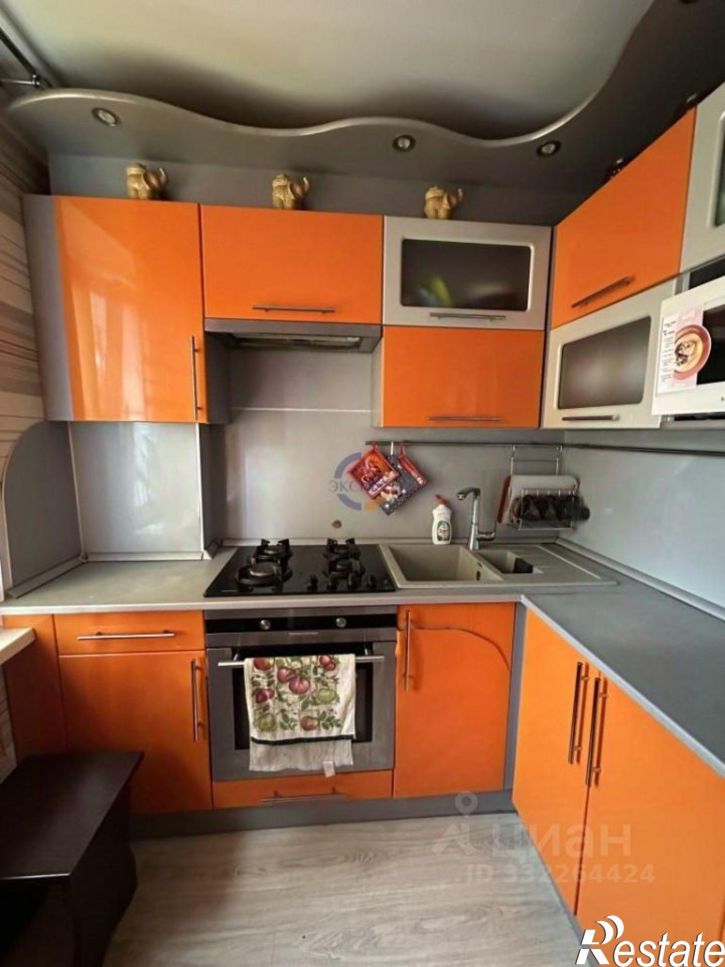 3-комн квартира ул Новгородская, 10,  д. 10