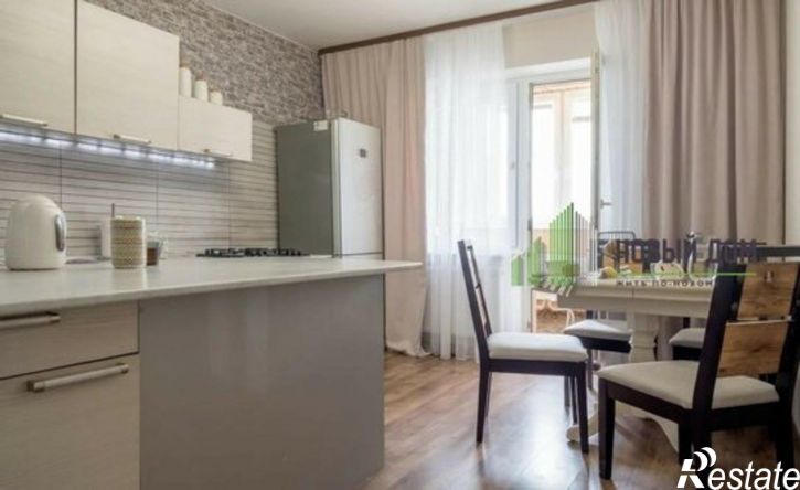 3-комн квартира ул Батецкая, 21,  д. 21